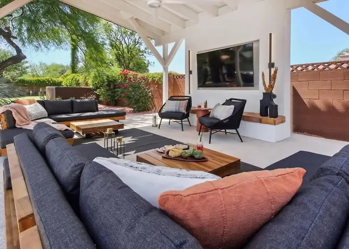 Serene Heated Pool & Games Holiday home