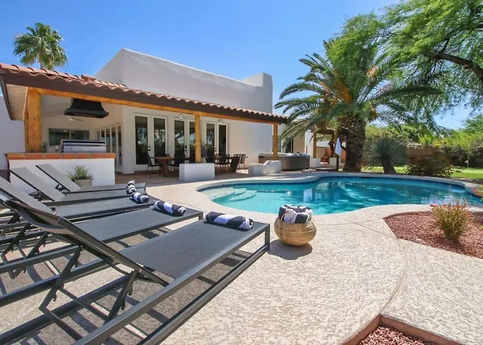 Serene Heated Pool & Games Holiday home